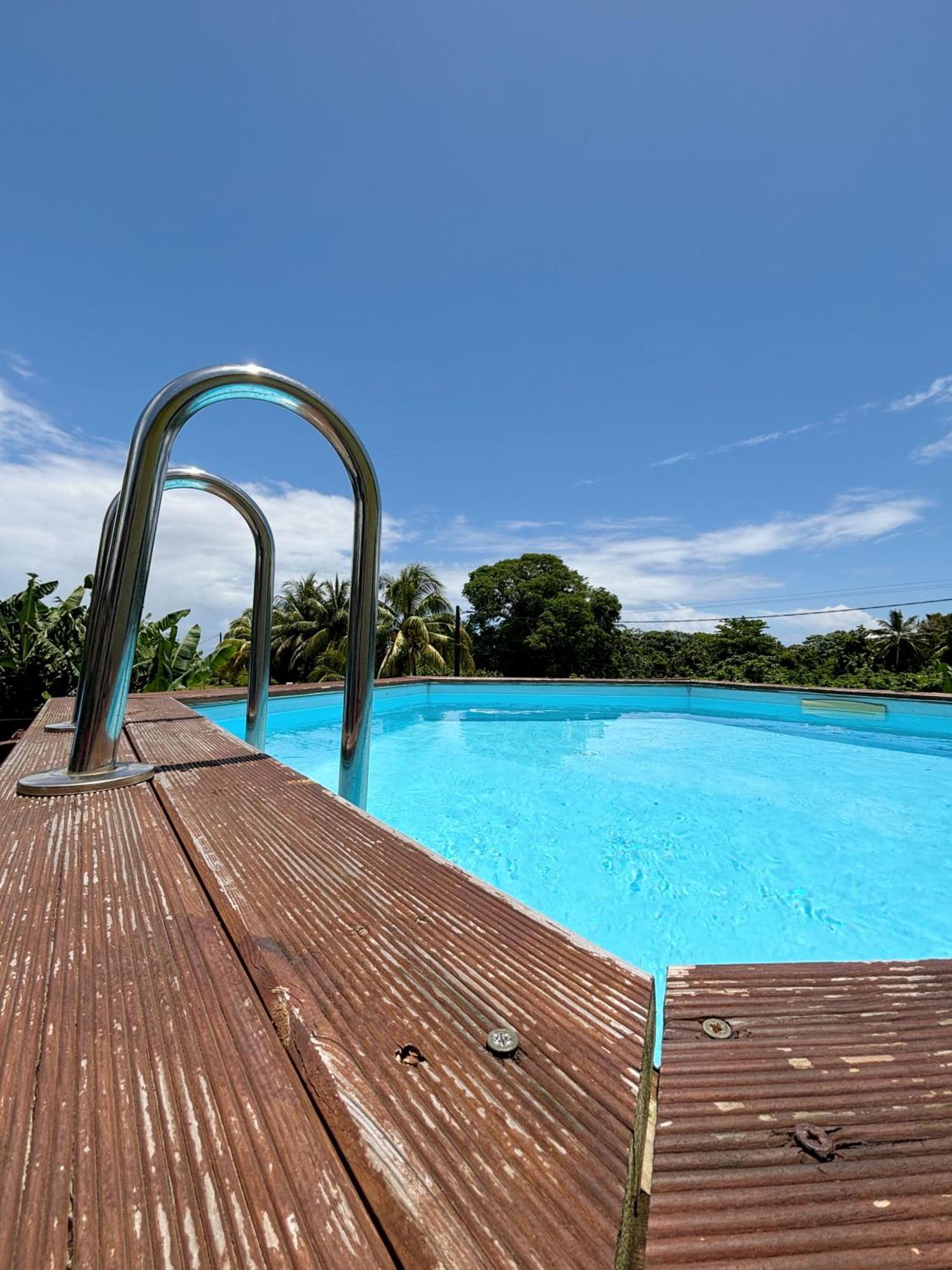 Bung'Hello Village, Piscine Et Parking Gratuit Trois-Rivieres Bagian luar foto